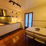 Casa De La Tila