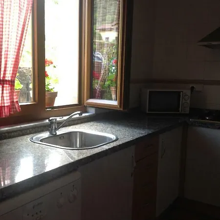 Casa De La Tila Daire Arenas De Cabrales