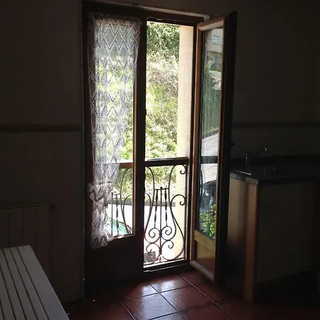 Casa De La Tila